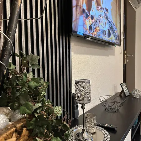 Old Town Apartment *
